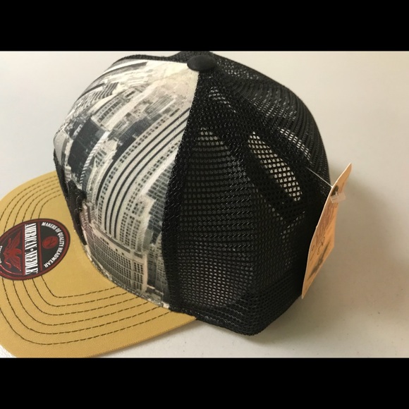 New York Mesh SnapBack Hat - Picture 5 of 6